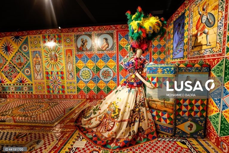 Paris: Inauguração da exposição Dolce & Gabbana no Grand Palais.