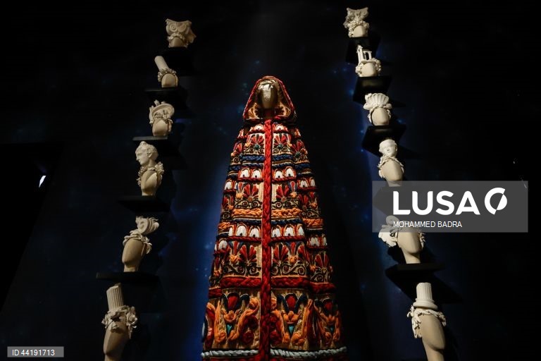 Paris: Inauguração da exposição Dolce & Gabbana no Grand Palais.