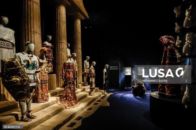 Paris: Inauguração da exposição Dolce & Gabbana no Grand Palais.