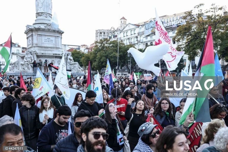 Manifestação nacional "Todos Juntos pela Paz! É urgente pôr fim à guerra!"