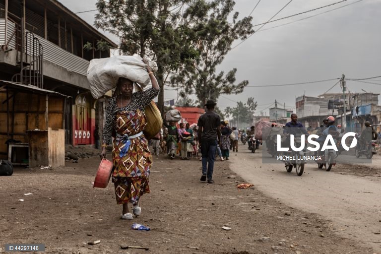 RD Congo: Pessoas fogem dos combates em Mugini