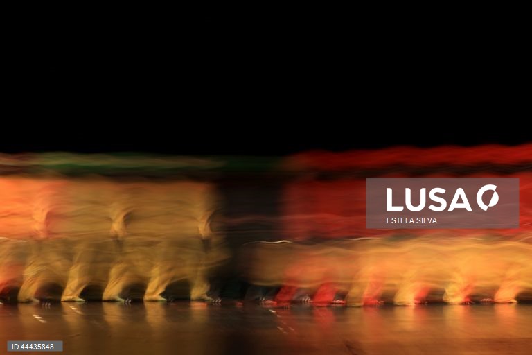 Teatro: Ensaio de imprensa da peça "O Que Carregamos?"