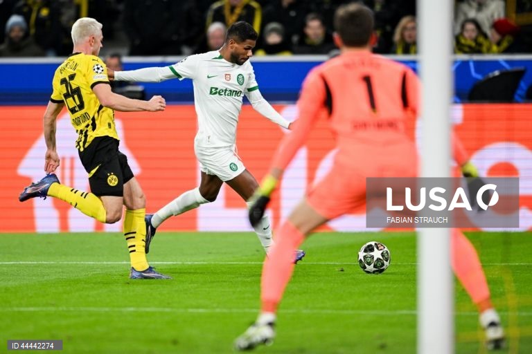 O Sporting foi hoje eliminado da Liga dos Campeões em futebol, ao empatar a zero no reduto do Borussia Dortmund, em encontro da segunda mão do play-off de acesso aos oitavos de final.