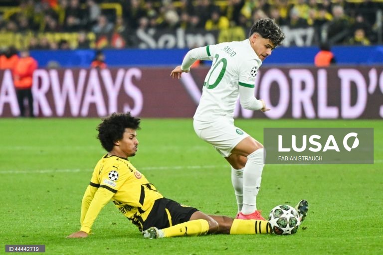 O Sporting foi hoje eliminado da Liga dos Campeões em futebol, ao empatar a zero no reduto do Borussia Dortmund, em encontro da segunda mão do play-off de acesso aos oitavos de final.
