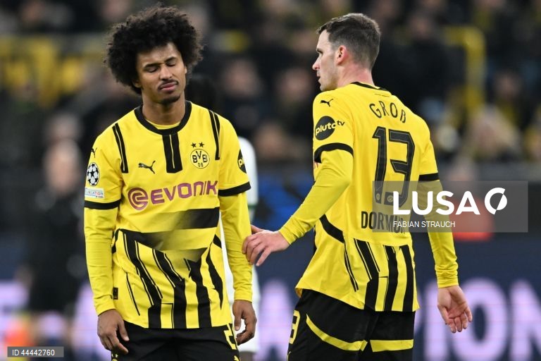 O Sporting foi hoje eliminado da Liga dos Campeões em futebol, ao empatar a zero no reduto do Borussia Dortmund, em encontro da segunda mão do play-off de acesso aos oitavos de final.