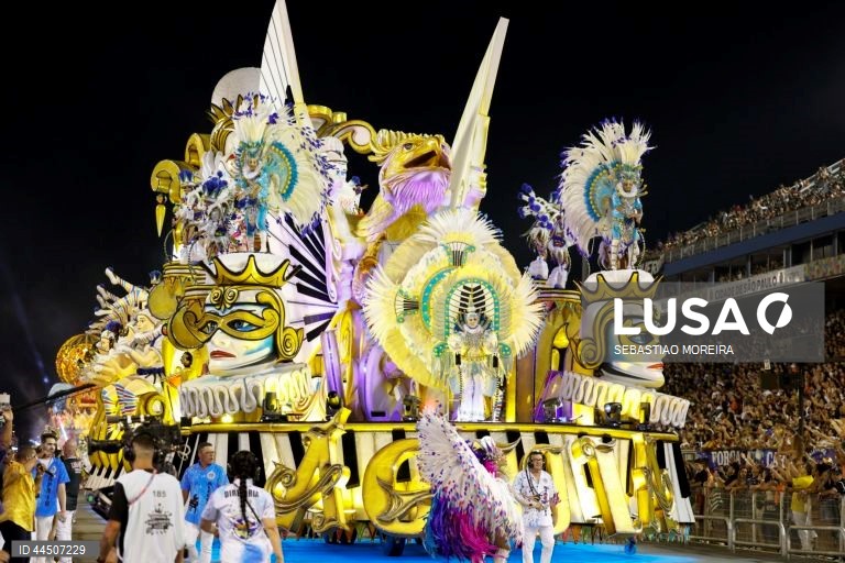 Carnaval de São Paulo 2025 no sambódromo do Anhembi em São Paulo, Brasil.