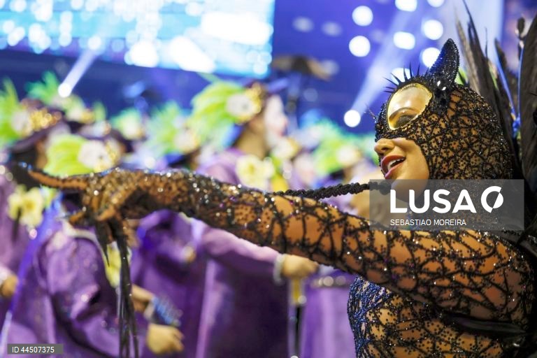 Carnaval de São Paulo 2025 no sambódromo do Anhembi em São Paulo, Brasil.