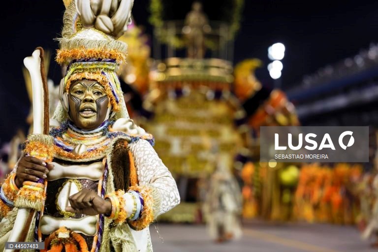 Carnaval de São Paulo 2025 no sambódromo do Anhembi em São Paulo, Brasil.