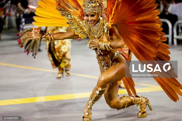 Carnaval de São Paulo 2025 no sambódromo do Anhembi em São Paulo, Brasil.