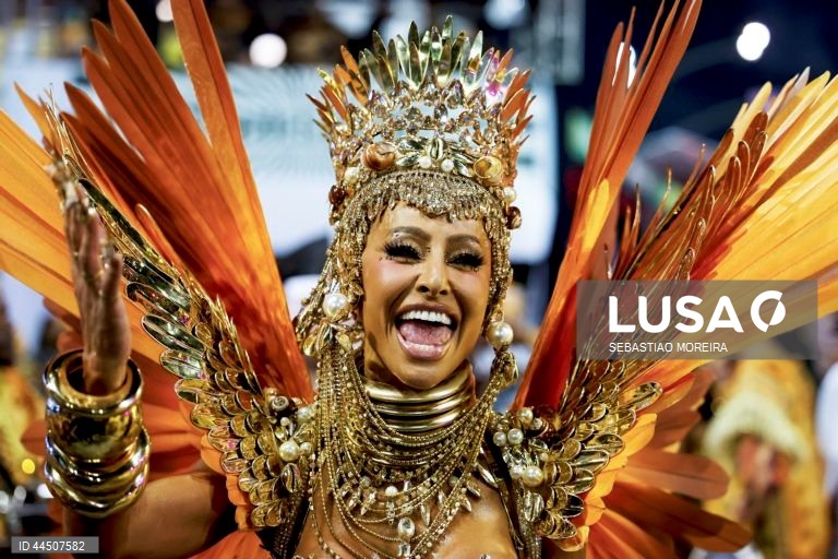 Carnaval de São Paulo 2025 no sambódromo do Anhembi em São Paulo, Brasil.