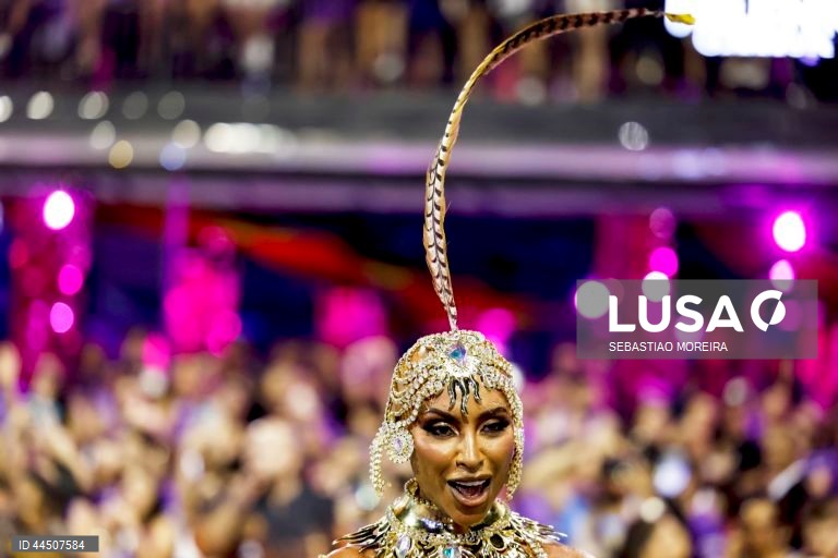 Carnaval de São Paulo 2025 no sambódromo do Anhembi em São Paulo, Brasil.