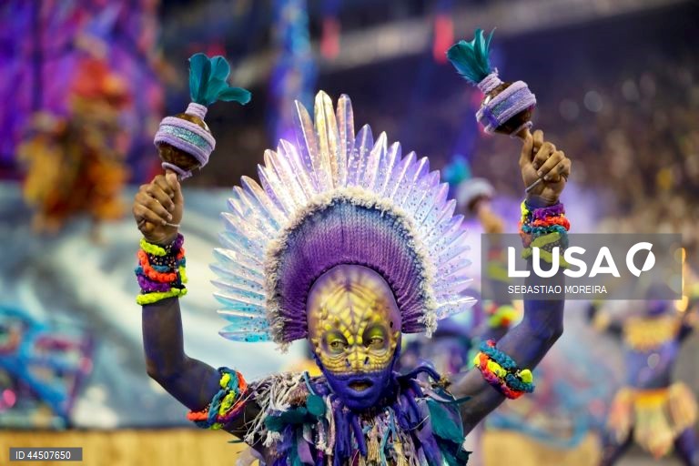Carnaval de São Paulo 2025 no sambódromo do Anhembi em São Paulo, Brasil.