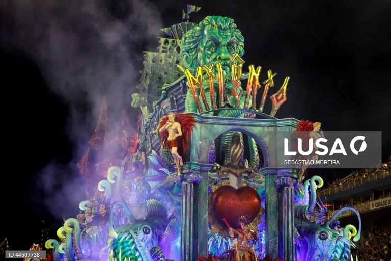 Carnaval de São Paulo 2025 no sambódromo do Anhembi em São Paulo, Brasil.