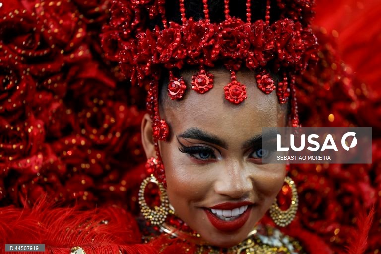 Carnaval de São Paulo 2025 no sambódromo do Anhembi em São Paulo, Brasil.