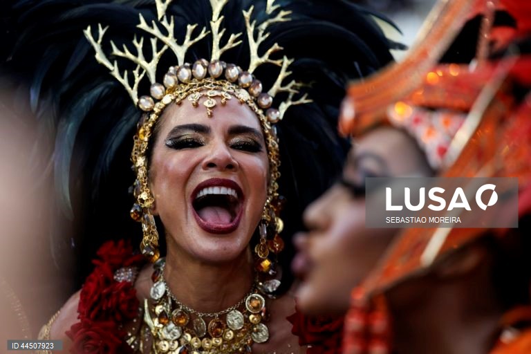Carnaval de São Paulo 2025 no sambódromo do Anhembi em São Paulo, Brasil.