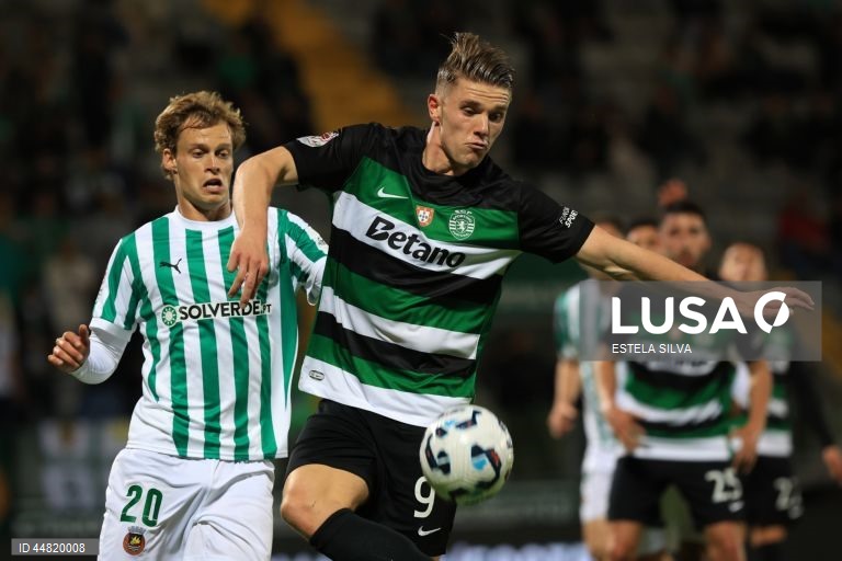  O Sporting voltou a vencer hoje o Rio Ave, agora por 2-1, em Paços de Ferreira, e apurou-se para a final da Taça de Portugal em futebol, com um agregado de 4-1.