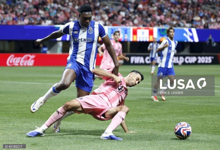  FC Porto complicou hoje o apuramento para os ‘oitavos’ do Mundial de clubes de futebol, ao perder por 2-1 com os norte-americanos do Inter Miami, na segunda jornada do Grupo A, em Atlanta, nos Estados Unidos.