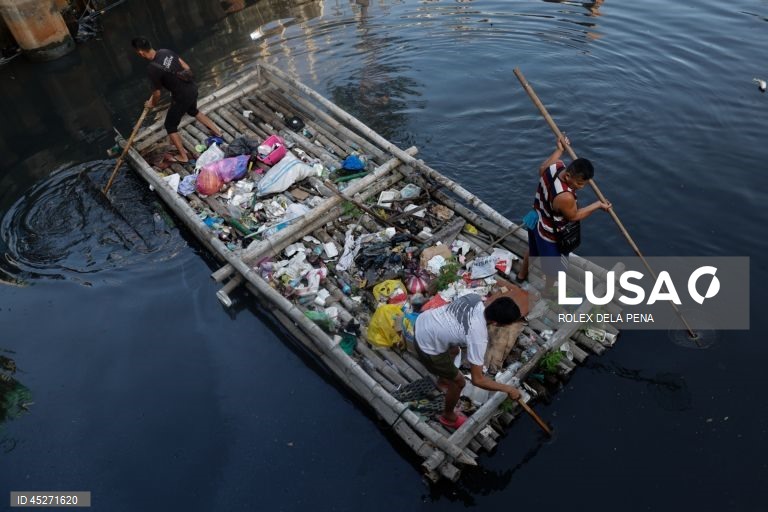 O presidente da Câmara de Manila ordenou a intensificação da recolha de resíduos e das operações de limpeza dos cursos de água, canais e zonas povoadas, depois de ter declarado uma emergência sanitária logo na sua primeira semana como chefe da cidade recém-eleito.  