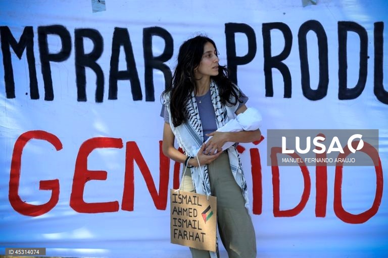 Ação pelo fim do genocídio em Gaza no Porto