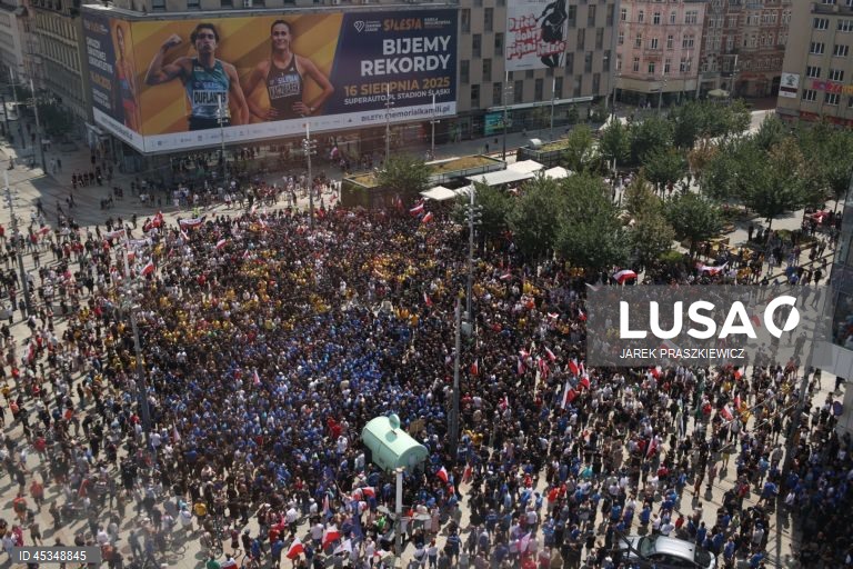 Polónia: Extrema-direita organiza protestos anti-imigração.