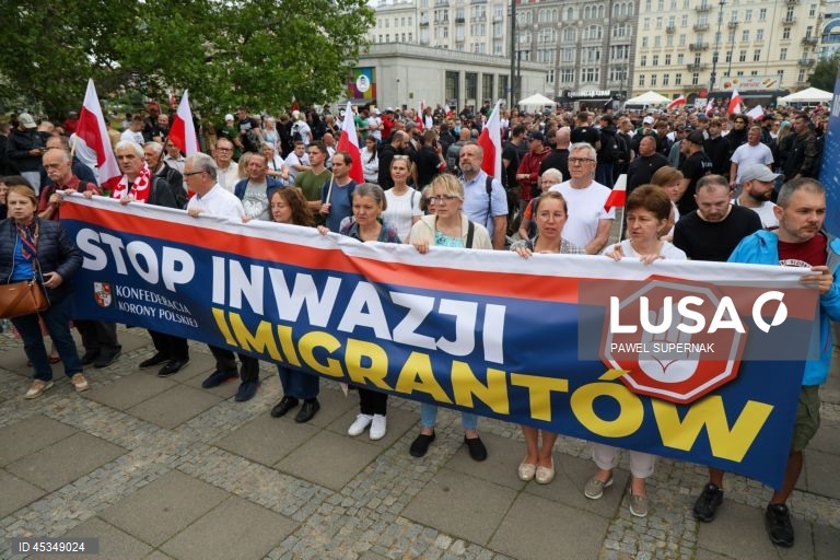 Polónia: Extrema-direita organiza protestos anti-imigração.