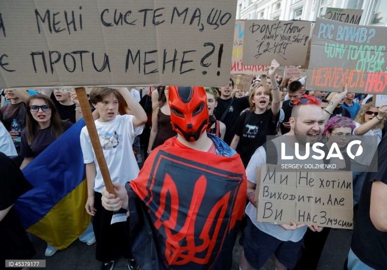 Ucrânia: Protesto em Kiev contra a corrupção em Kiev