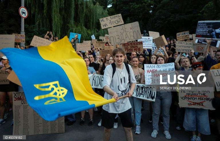 Ucrânia: Protesto em Kiev contra a corrupção em Kiev