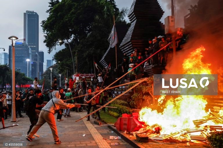 Indonésia: Morte de condutor de motociclo gera protestos em Jacarta