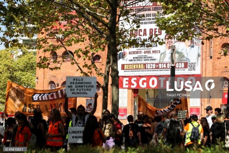 Cerca de uma centena de manifestantes participaram na 7.ª Marcha Nacional Pelos Direitos de TODOS os Animais, organizada pela Portugal Animal Save, Associação não-governamental sem fins lucrativos, em Lisboa, 06 de setembro de 2025. TIAGO PETINGA/LUSA