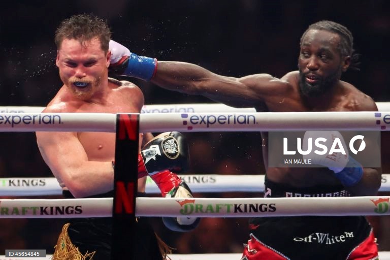 Terence Crawford, dos Estados Unidos, ganhou após a luta pelo título mundial dos supermédios contra Canelo Alvarez, do México, em Las Vegas, Nevada, EUA.