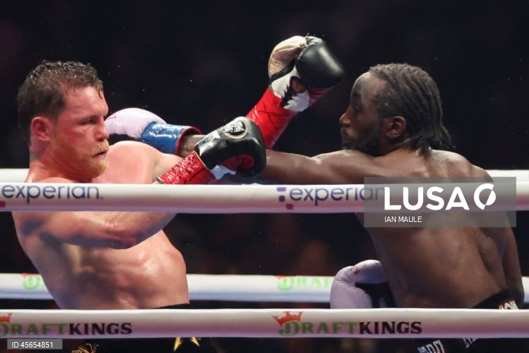 Terence Crawford, dos Estados Unidos, ganhou após a luta pelo título mundial dos supermédios contra Canelo Alvarez, do México, em Las Vegas, Nevada, EUA.