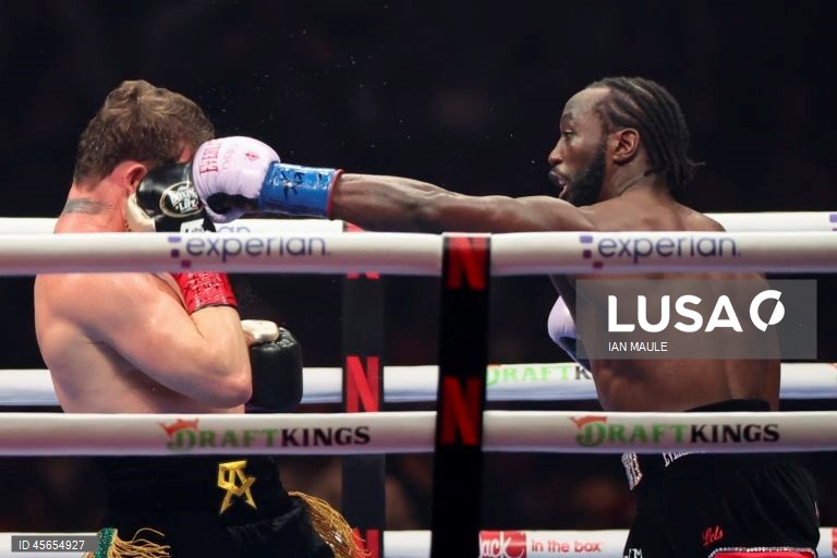 Terence Crawford, dos Estados Unidos, ganhou após a luta pelo título mundial dos supermédios contra Canelo Alvarez, do México, em Las Vegas, Nevada, EUA.