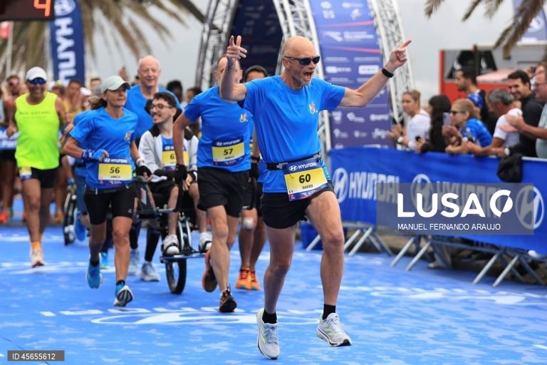 Participantes durante a 18ª edição da Meia Maratona do Porto, 14 Setembro de 2025.  MANUEL FERNANDO ARAUJO/LUSA