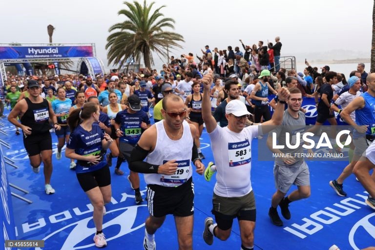 Partida da 18ª edição da Meia Maratona do Porto, 14 Setembro de 2025.  MANUEL FERNANDO ARAUJO/LUSA