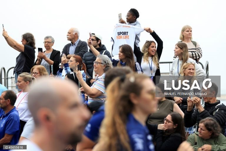 Participantes durante a 18ª edição da Meia Maratona do Porto, 14 Setembro de 2025.  MANUEL FERNANDO ARAUJO/LUSA