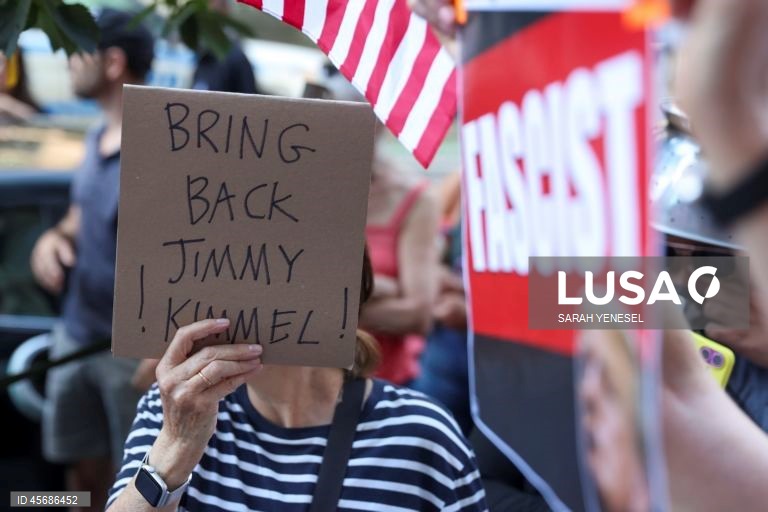 Protestos em Nova Iorque contra suspensão do programa de tv de Jimmy Kimmel