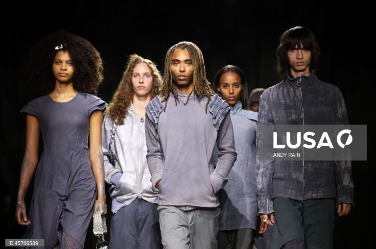 London Fashion Week SS26 - Desfile Charlie Constantinou