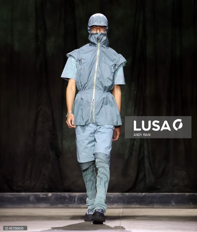 London Fashion Week SS26 - Desfile Charlie Constantinou