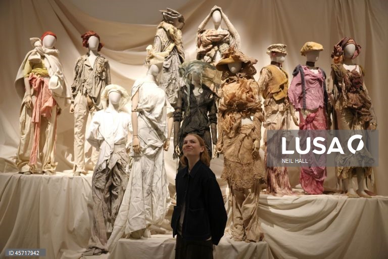 Exposição Dirty Looks abre no Barbican de Londres