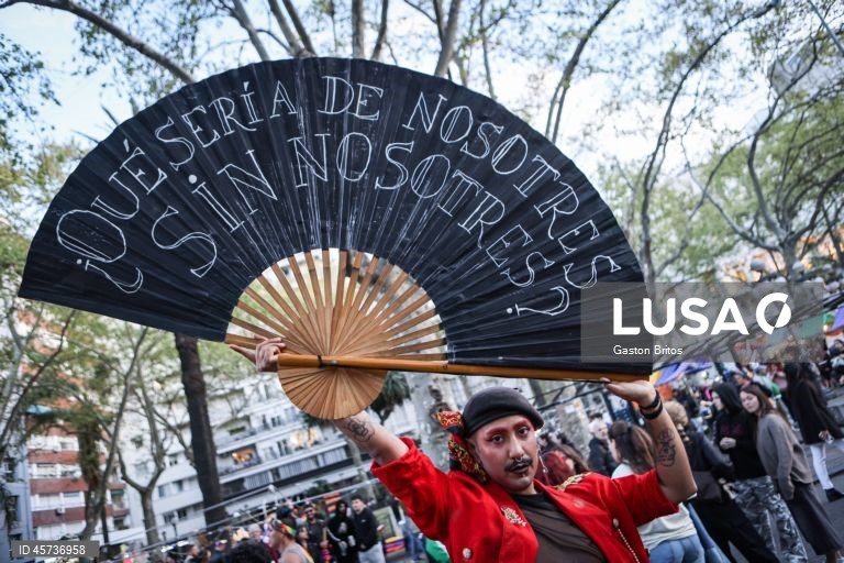 Marcha pela diversidade em Montevidéu.