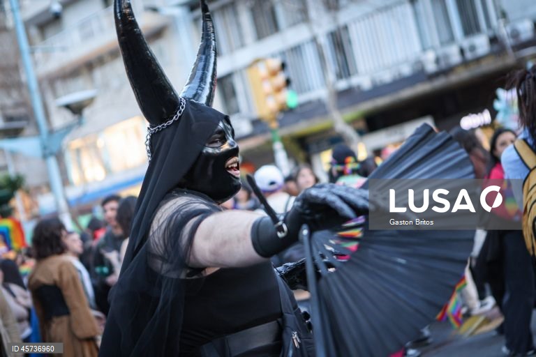 Marcha pela diversidade em Montevidéu.