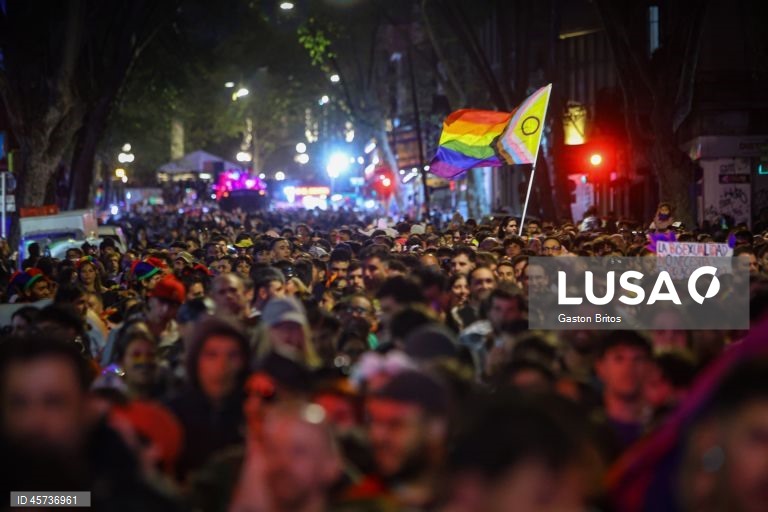 Marcha pela diversidade em Montevidéu.