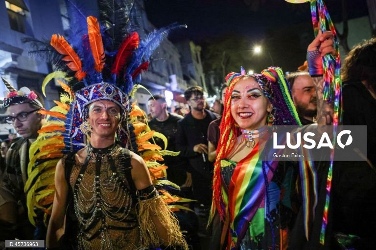 Marcha pela diversidade em Montevidéu.
