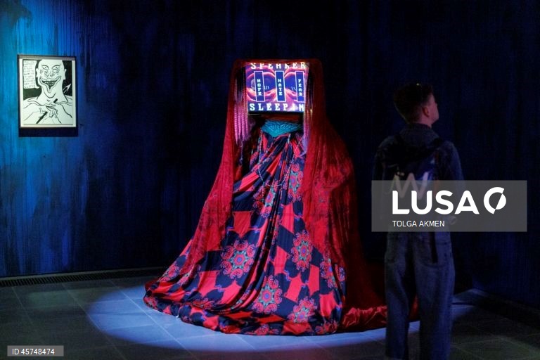 Reino Unido: Instalação "The Delusion" na Galeria Serpentine North em Londres