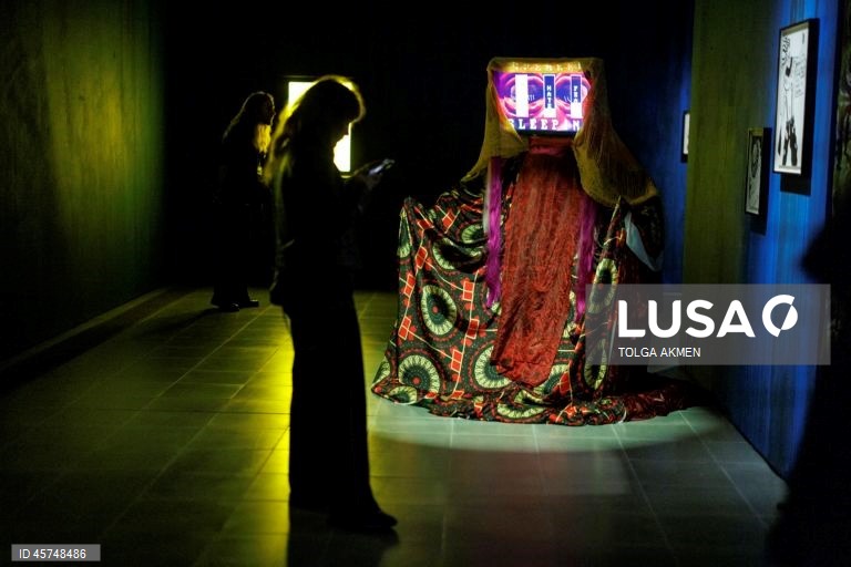 Reino Unido: Instalação "The Delusion" na Galeria Serpentine North em Londres