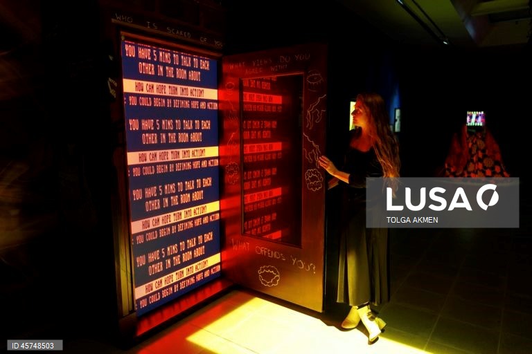 Reino Unido: Instalação "The Delusion" na Galeria Serpentine North em Londres