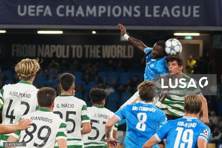 O Sporting somou hoje a primeira derrota na fase de liga da Liga dos Campeões de futebol, ao perder por 2-1 na visita ao Nápoles, em jogo da segunda jornada disputado no Estádio Diego Armando Maradona, em Itália.