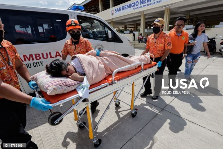 Filipinas: Rescaldo do terramoto na Ilha de Cebu