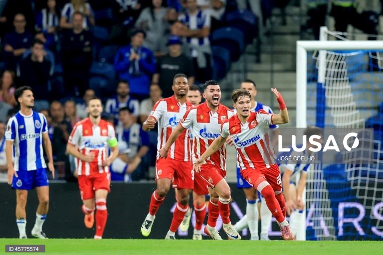 Um golo de Rodrigo Mora, aos 89 minutos, garantiu hoje ao FC Porto a segunda vitória na fase de liga da Liga Europa de futebol, na receção ao Estrela Vermelha, por 2-1, na segunda jornada.
