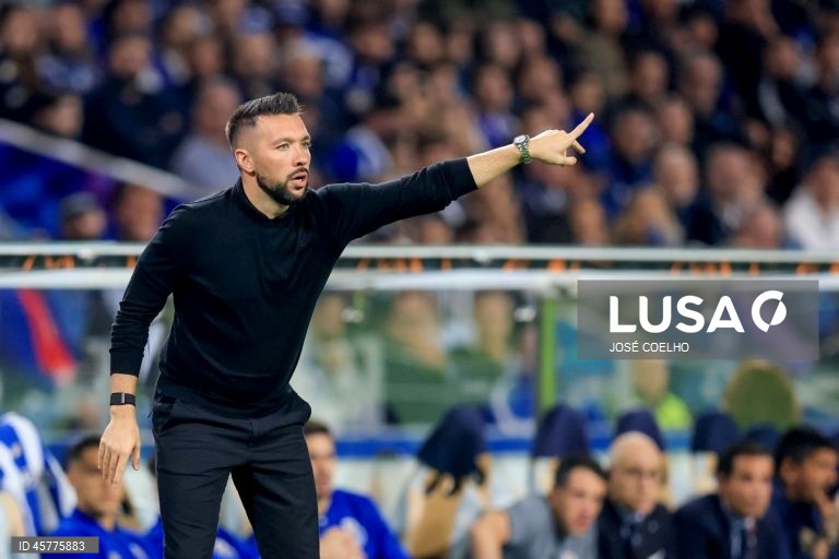 Um golo de Rodrigo Mora, aos 89 minutos, garantiu hoje ao FC Porto a segunda vitória na fase de liga da Liga Europa de futebol, na receção ao Estrela Vermelha, por 2-1, na segunda jornada.